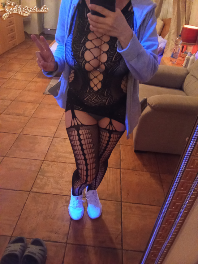 busty girl - 16. kép