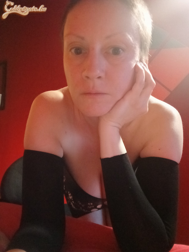 busty girl - 32. kép