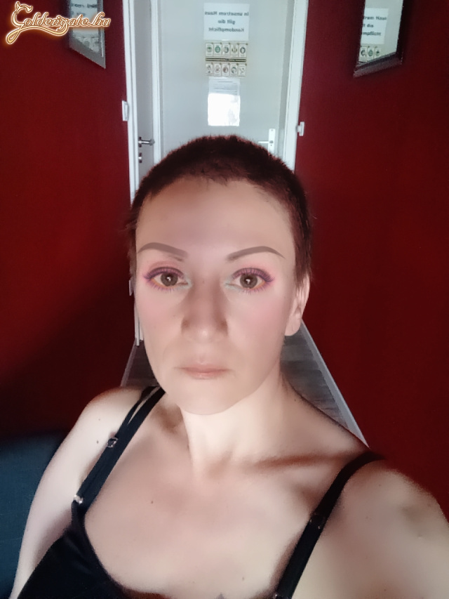 busty girl - 46. kép