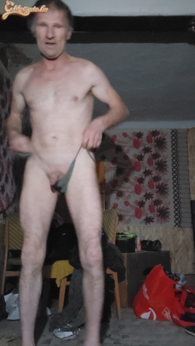 Józsika meztelen rucijat veszifel  - 16. kép