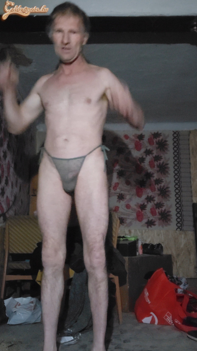 Józsika meztelen rucijat veszifel  - 18. kép