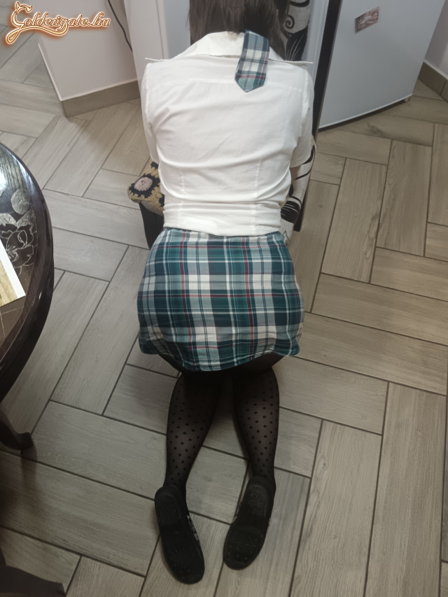 Diáklány  - 15. kép