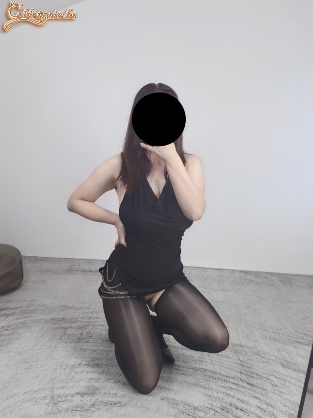My wife with a stunning figure - 5. kép