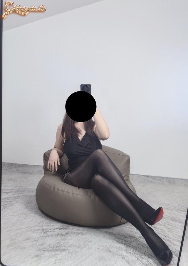 My wife with a stunning figure - 13. kép
