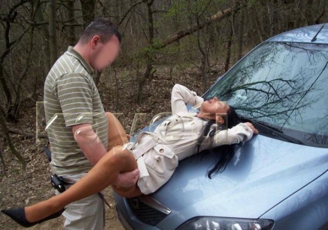 motorháztetőn