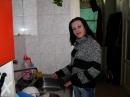 Leila mosogat... - 3. kép