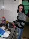 Leila mosogat... - 5. kép