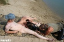 Anya és fia a nudi strandon - 3. kép