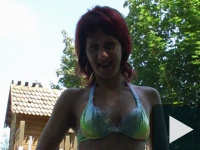 Orsi lenyúlja az operatőr faszát